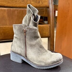 NAOT Wander Suede Ankle Boots - Gray-Olive Green Color Like New EU Size 37